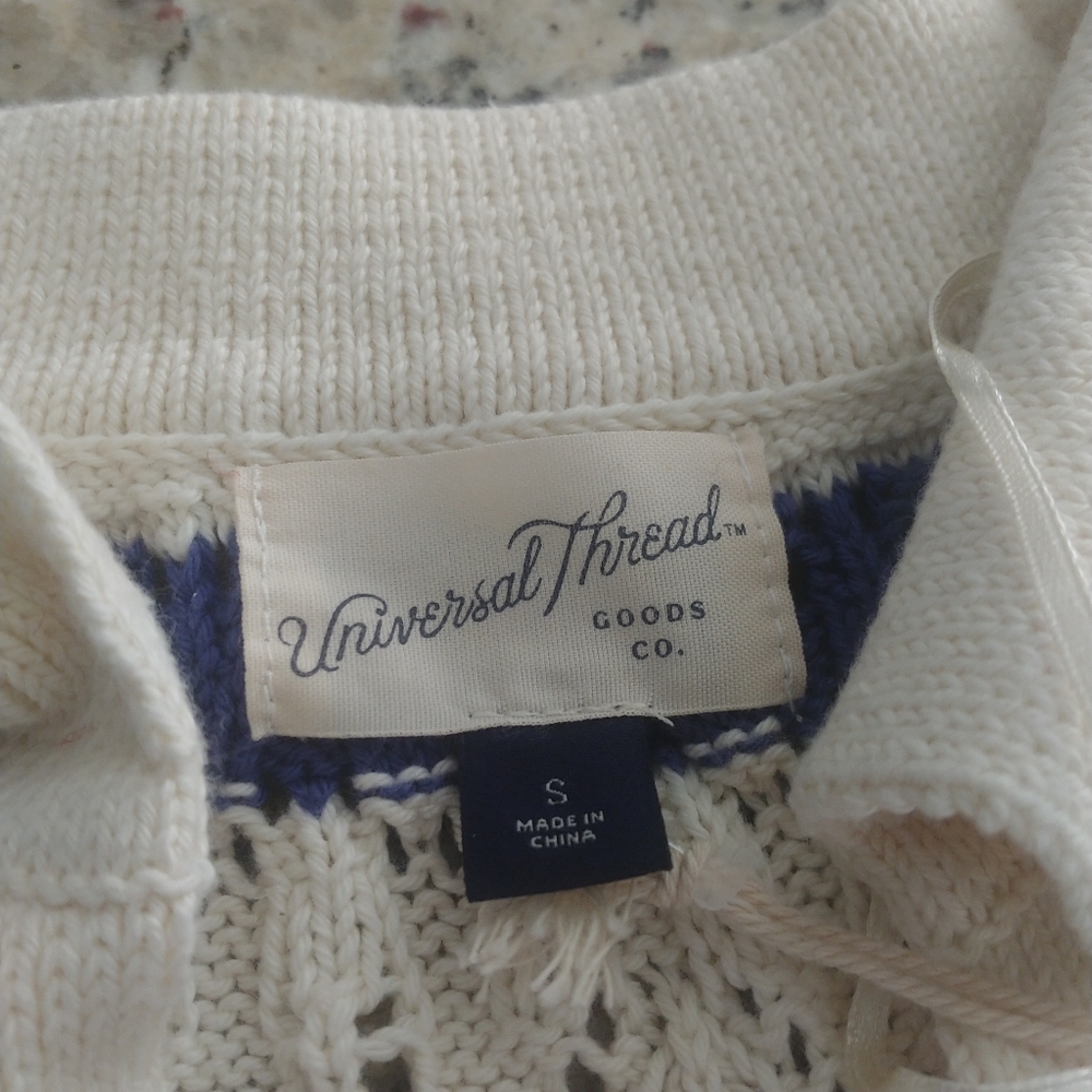 Collared Polo Pullover V-Neck Sweater in Cream and Blue - Small - Picture 5 of 10